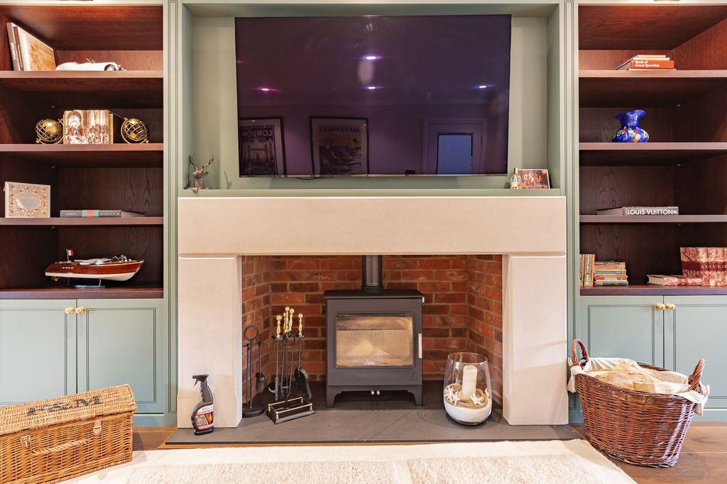 Property photo 3 of 37