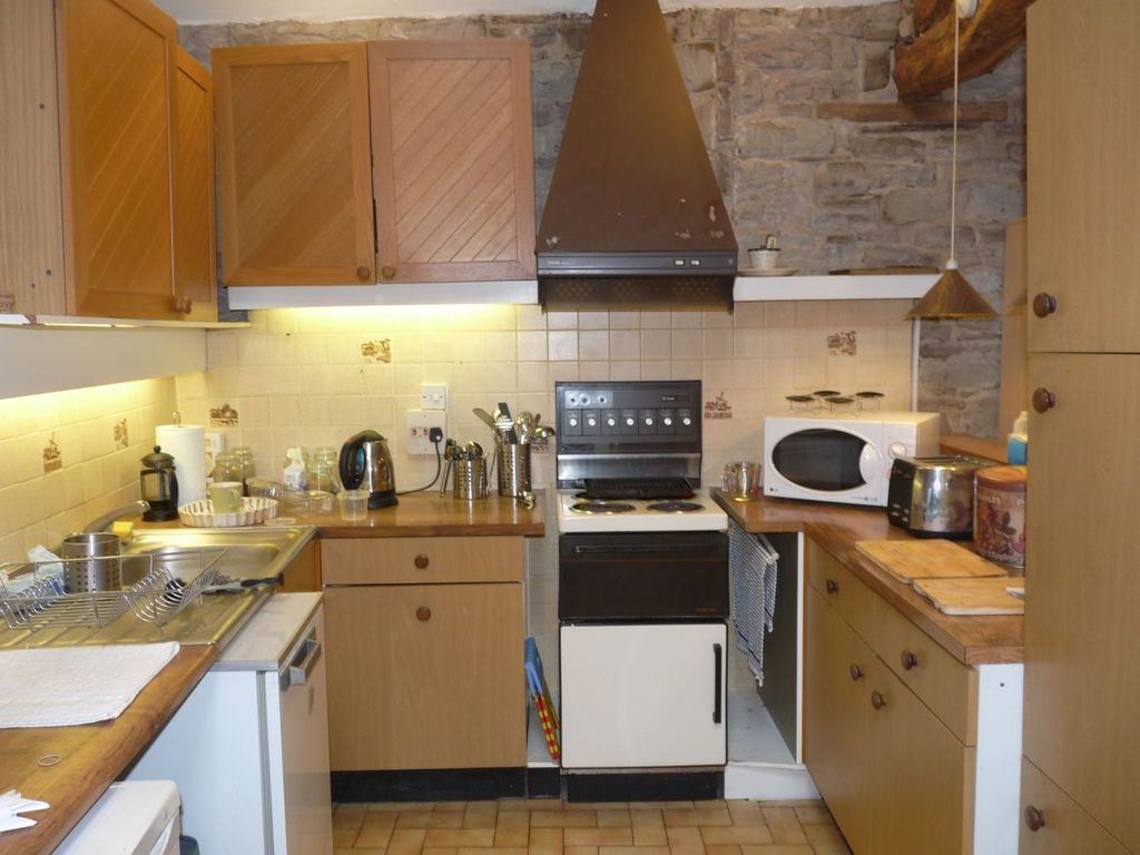 Property photo 3 of 6