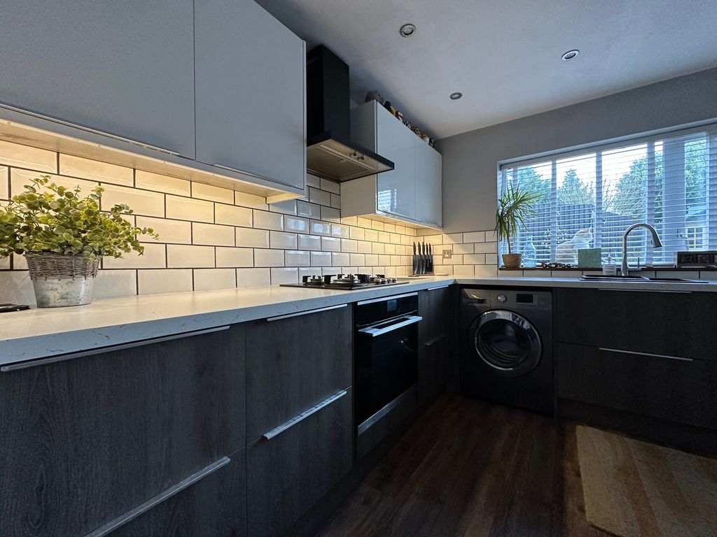 Property photo 1 of 11 Image