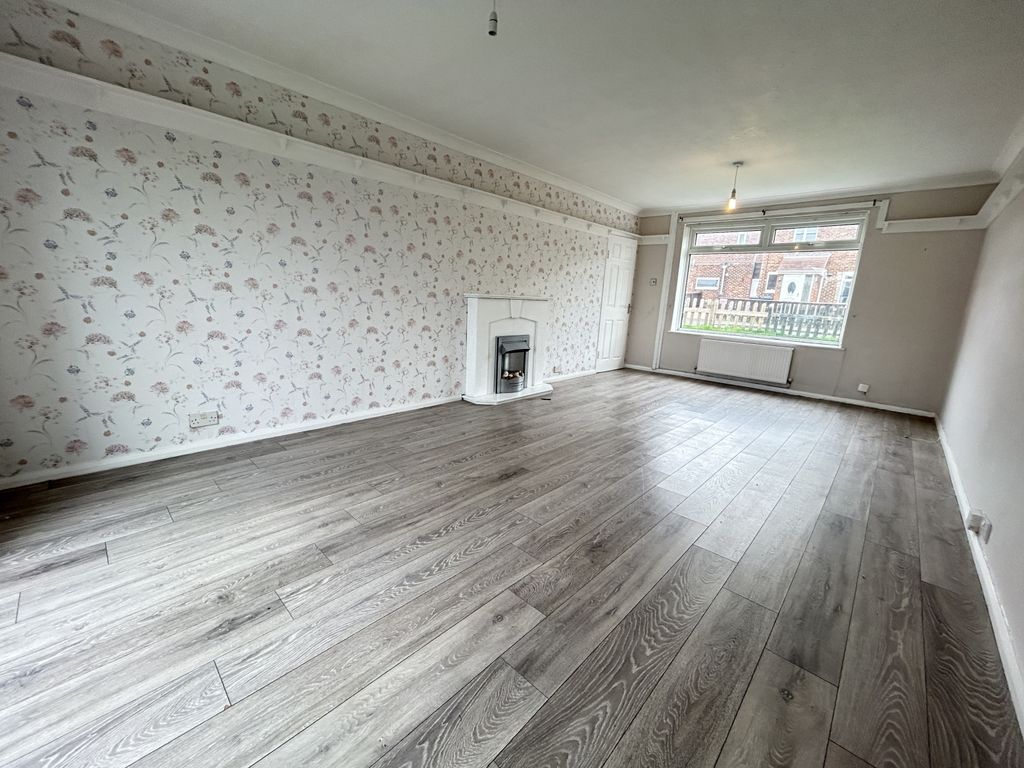 Property photo 3 of 12 Img_8428