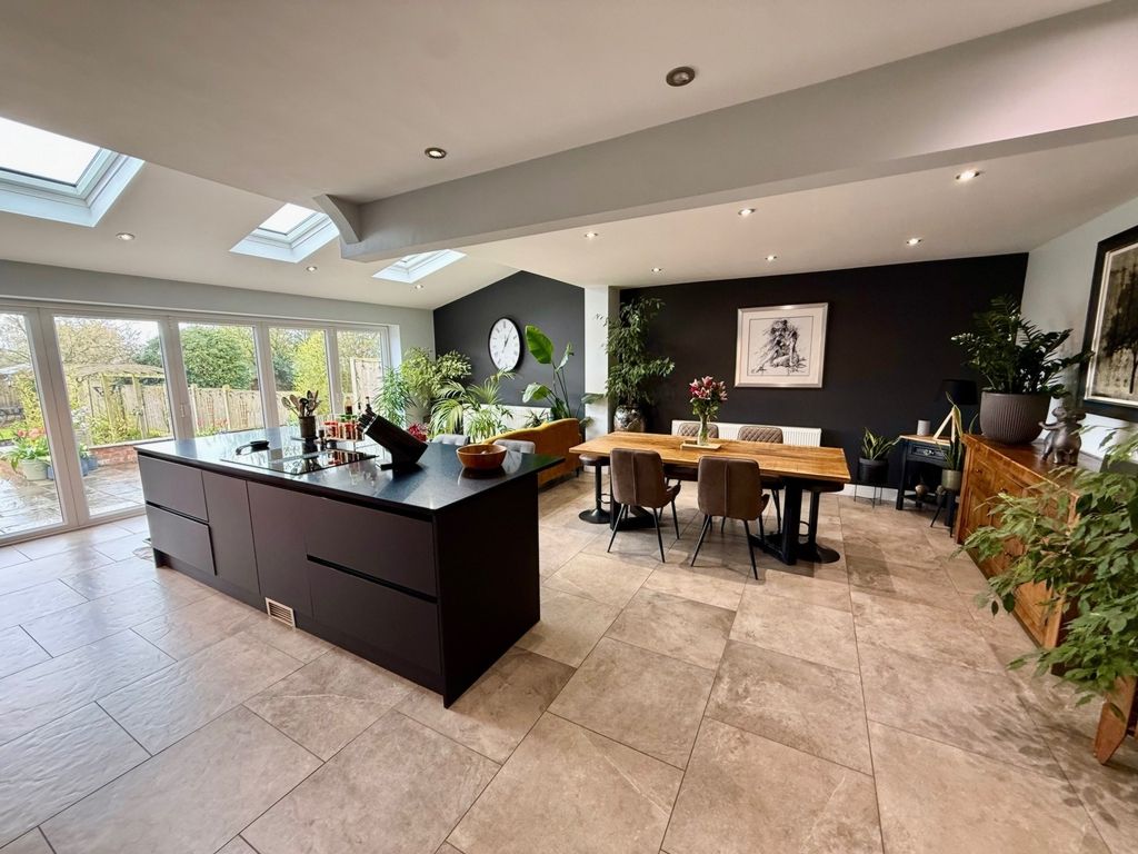 Property photo 2 of 32 Photo 4