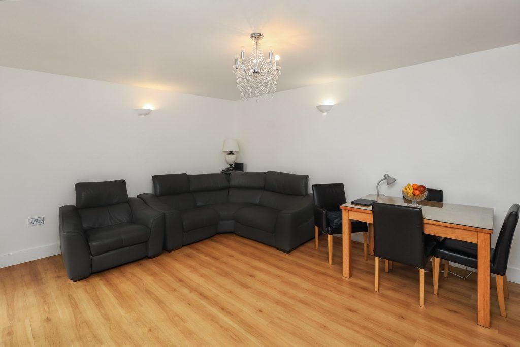 Property photo 2 of 25