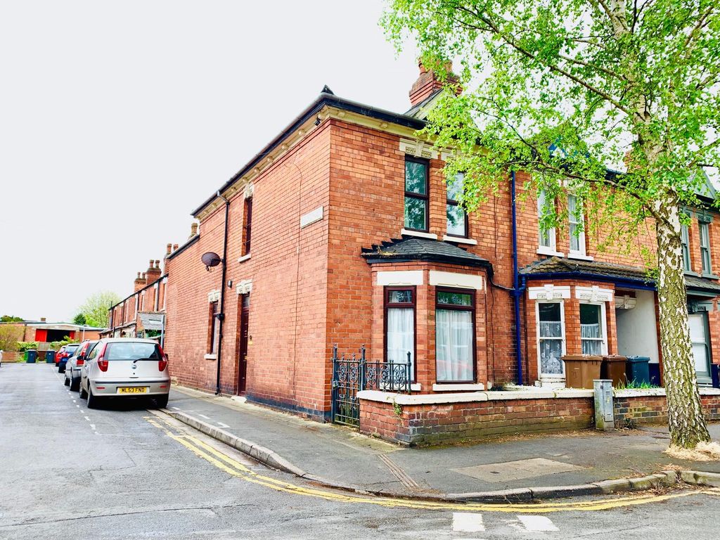 Property photo 1 of 10 Front