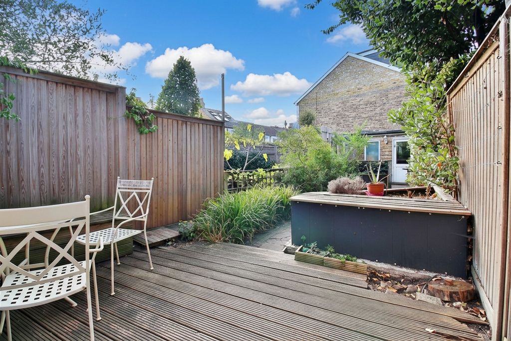 Property photo 2 of 9