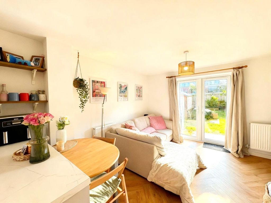 Property photo 3 of 8 Picture No. 04