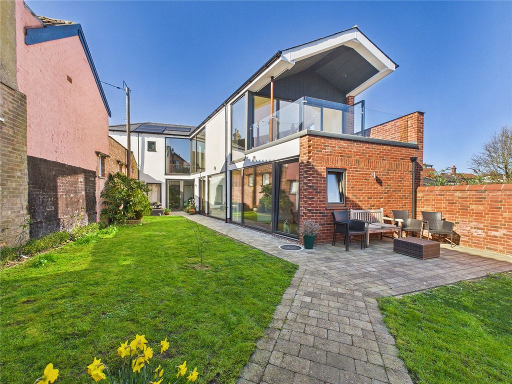 Property photo 2 of 19 Picture No. 43