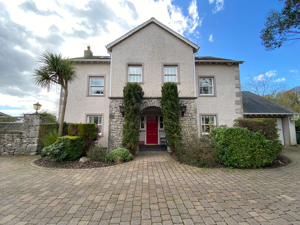 Property photo 1 of 58