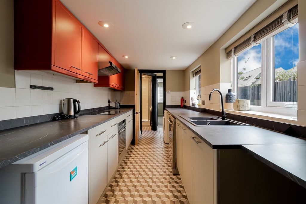 Property photo 3 of 17 Kitchen A.Jpg