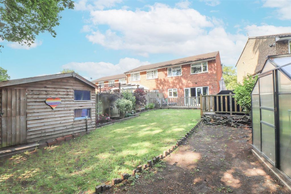 Property photo 2 of 16 Garden