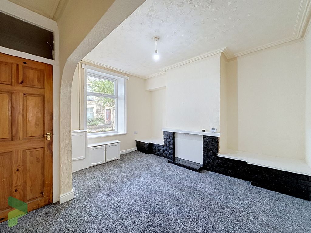 Property photo 2 of 10 Sitting Room