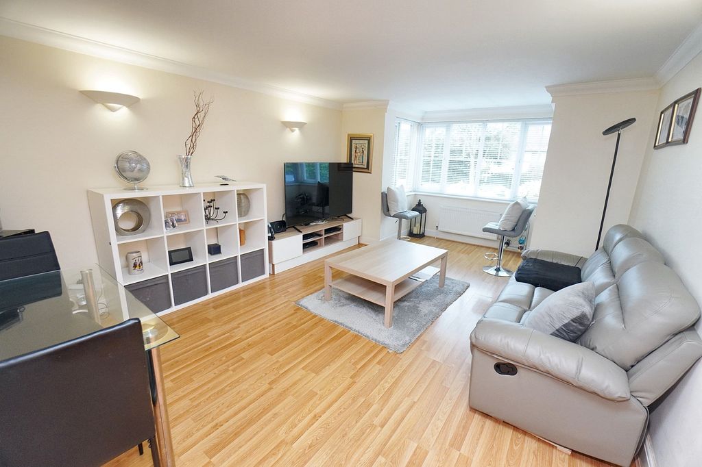 Property photo 2 of 15 Photo 4