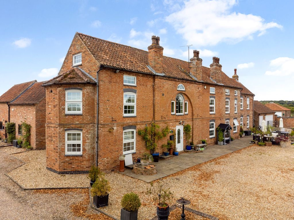 Property photo 2 of 35 Old Radley Farmhouse