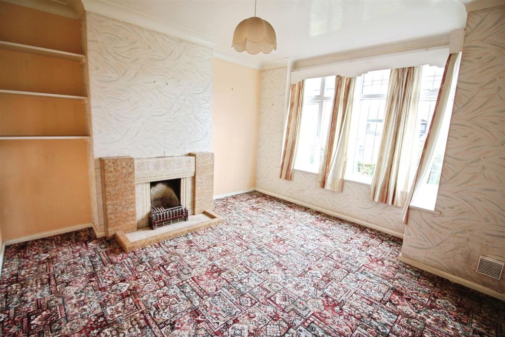 Property photo 2 of 11 Living Room