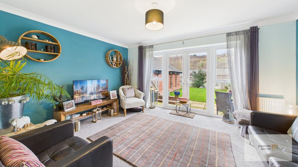 Property photo 2 of 20 Living Room