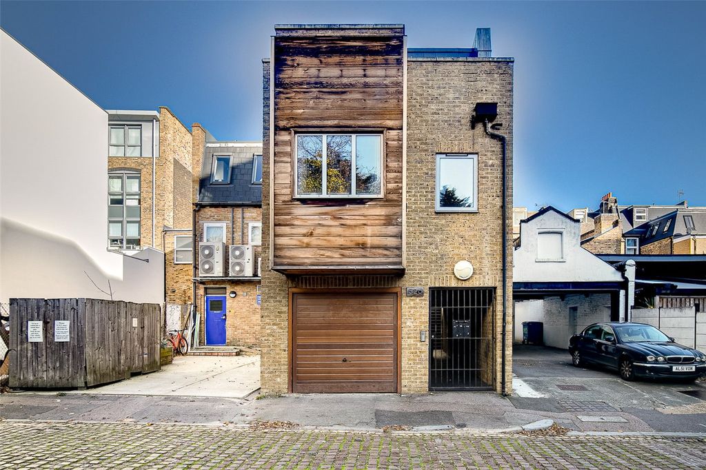 Property photo 3 of 10 Exterior