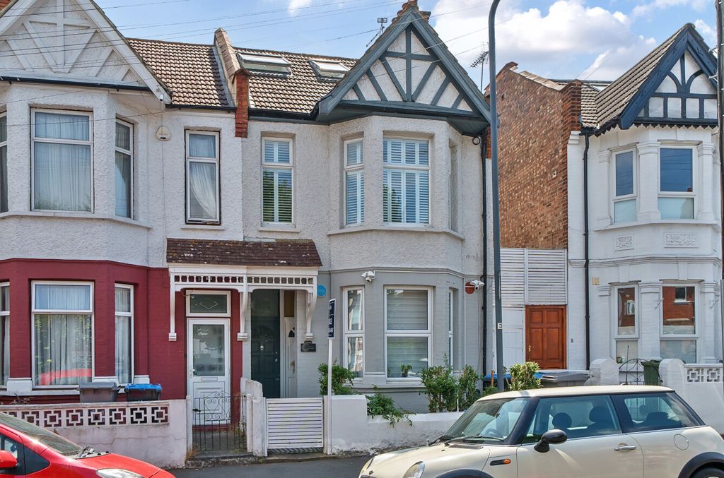 Property photo 3 of 18 1320745-1-687A257...