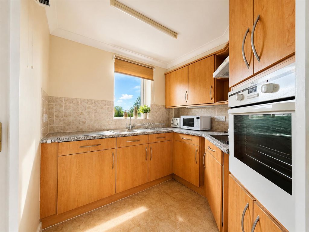 Property photo 2 of 10