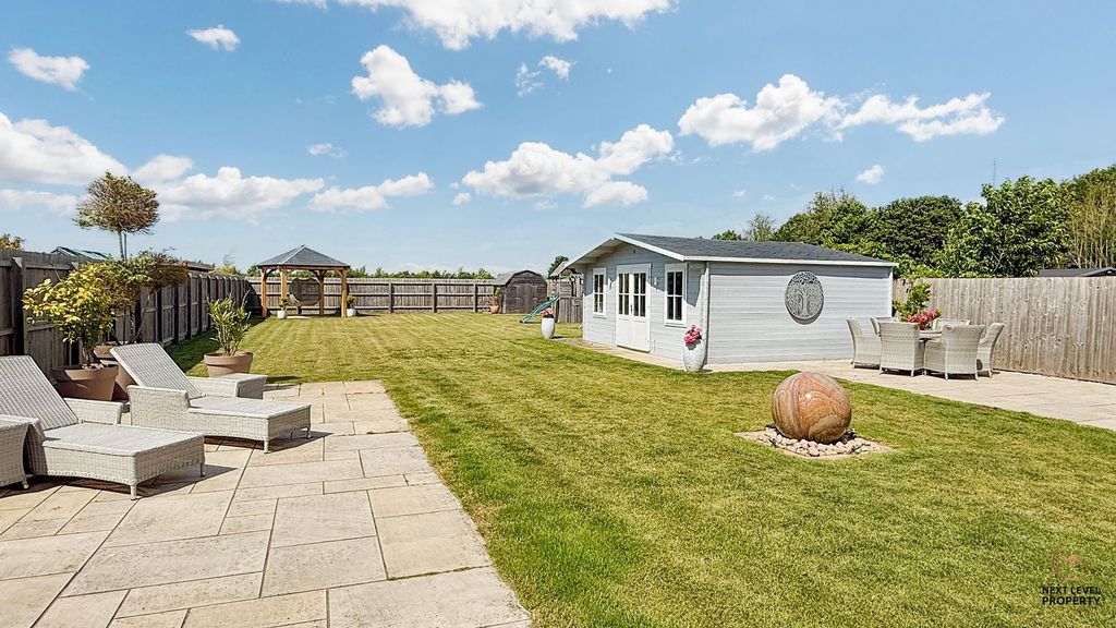 Property photo 3 of 41