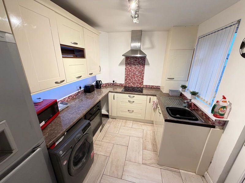 Property photo 3 of 9 Photo 1