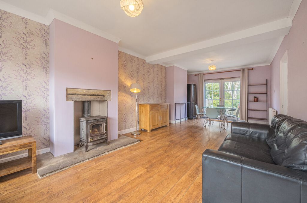 Property photo 2 of 21 1356302-16-68d2A8...