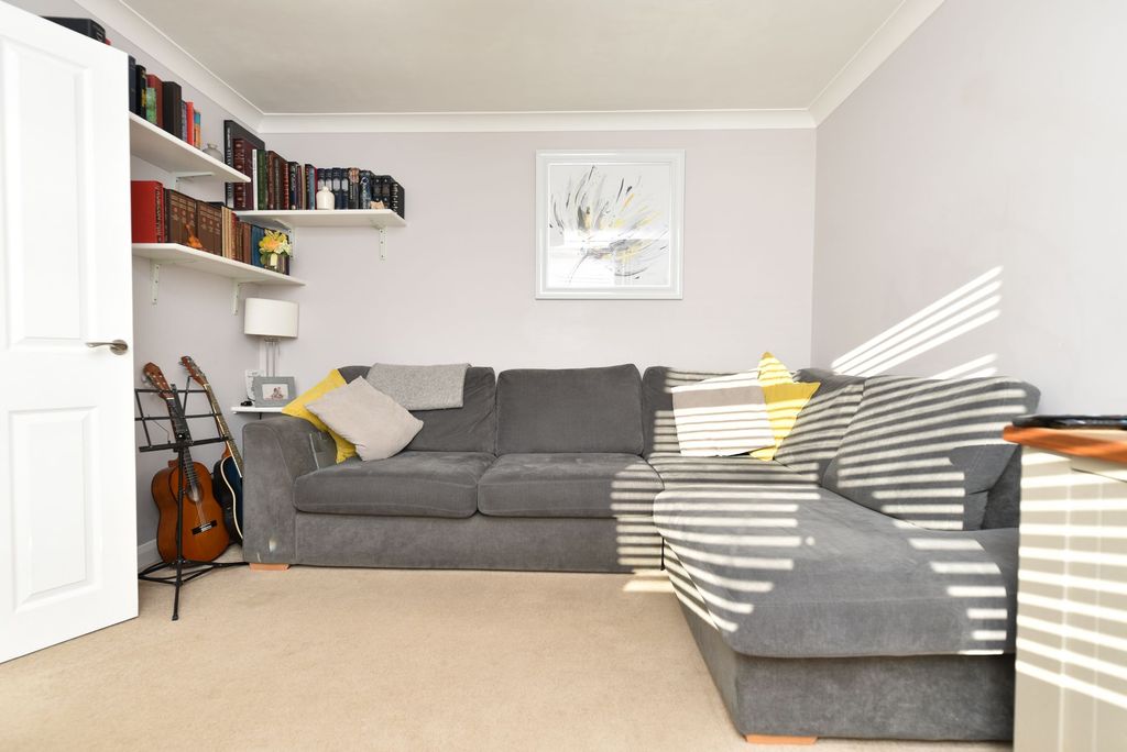 Property photo 3 of 15