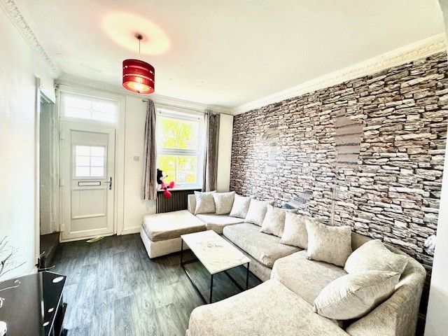 Property photo 2 of 7 Bathroom