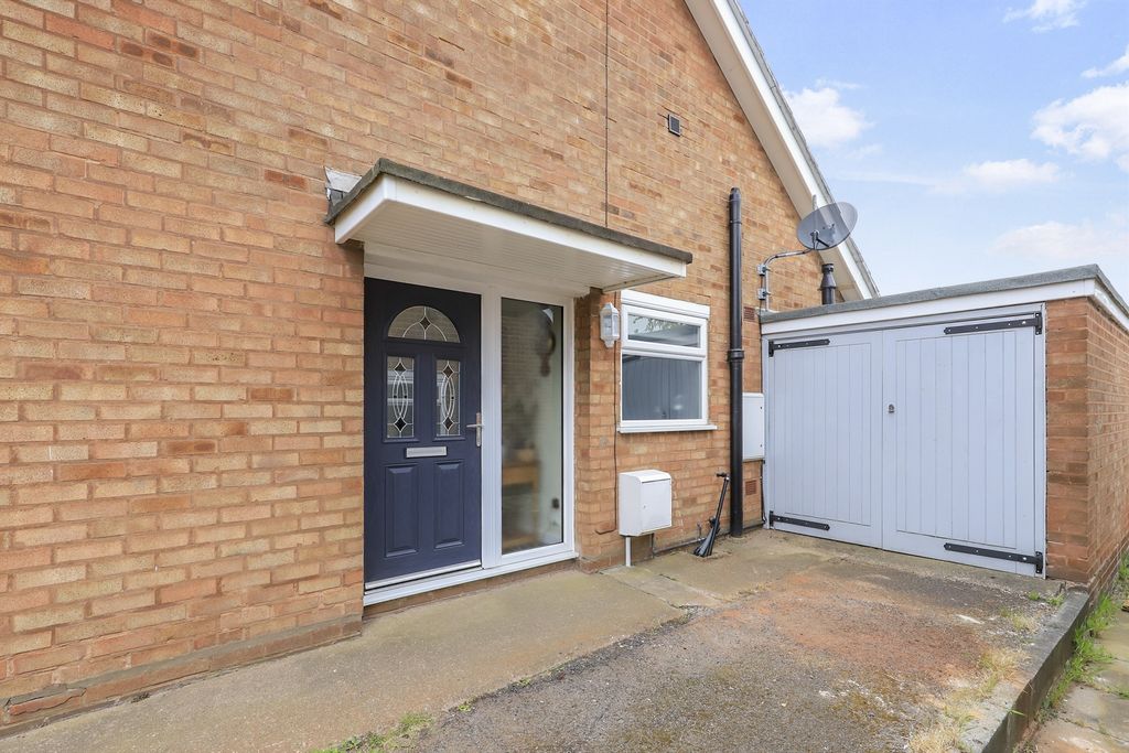 Property photo 2 of 20