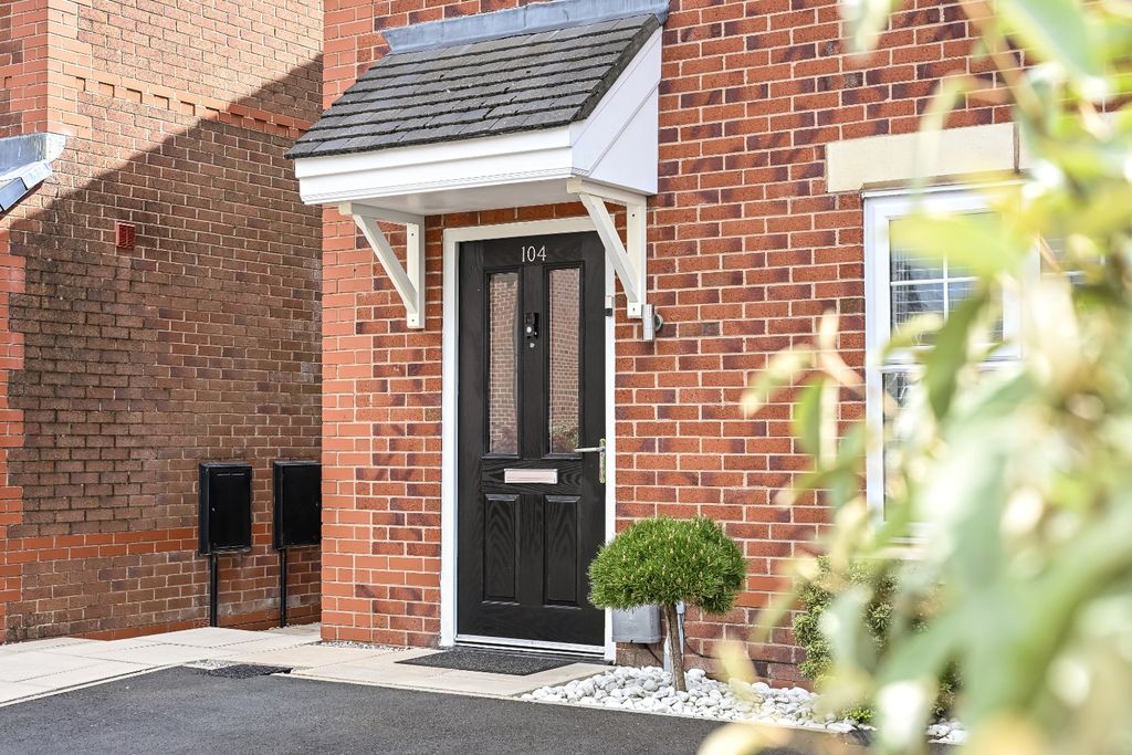Property photo 2 of 41 5158483