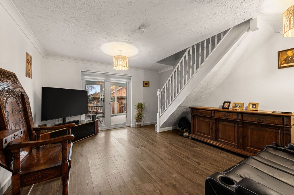 Property photo 3 of 10