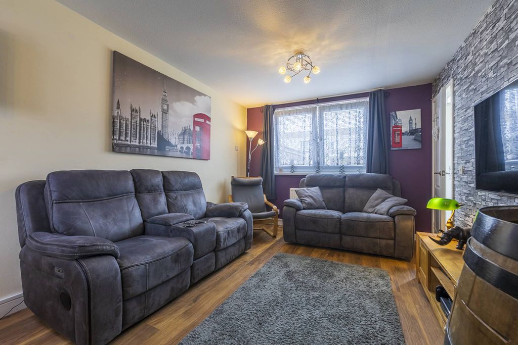 Property photo 3 of 34