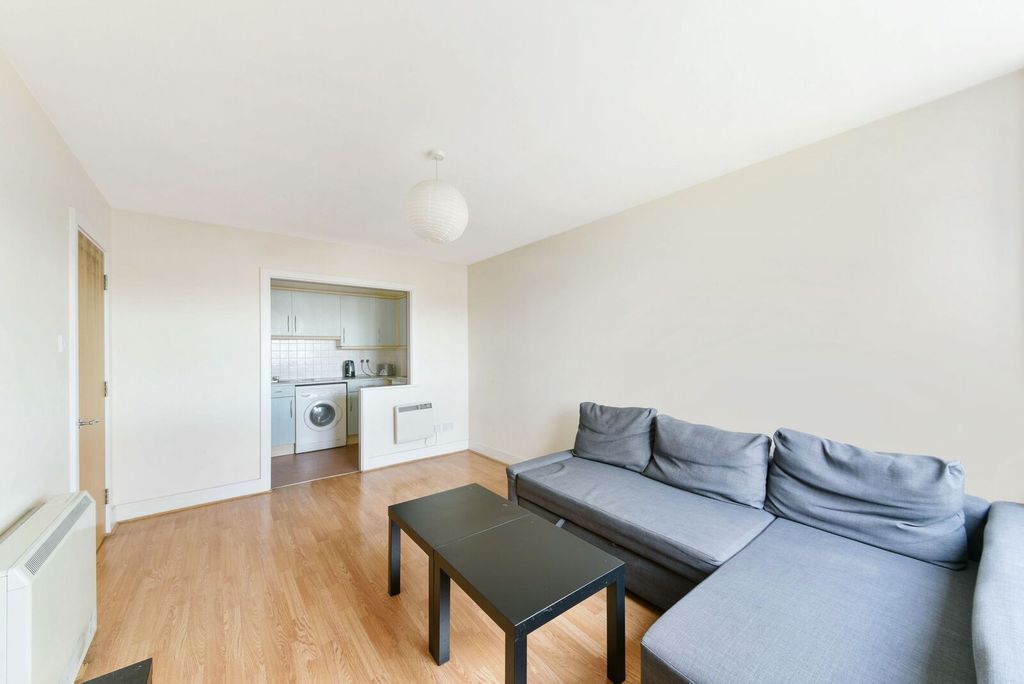 Property photo 2 of 11