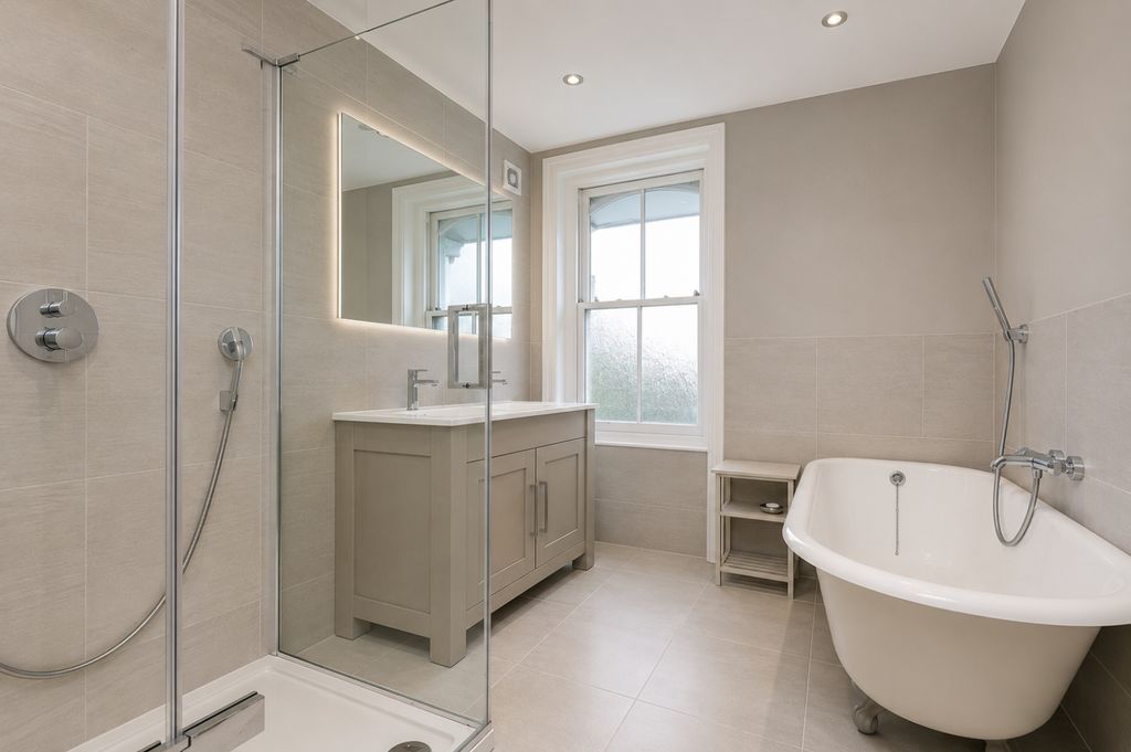 Property photo 3 of 6 Bathroom