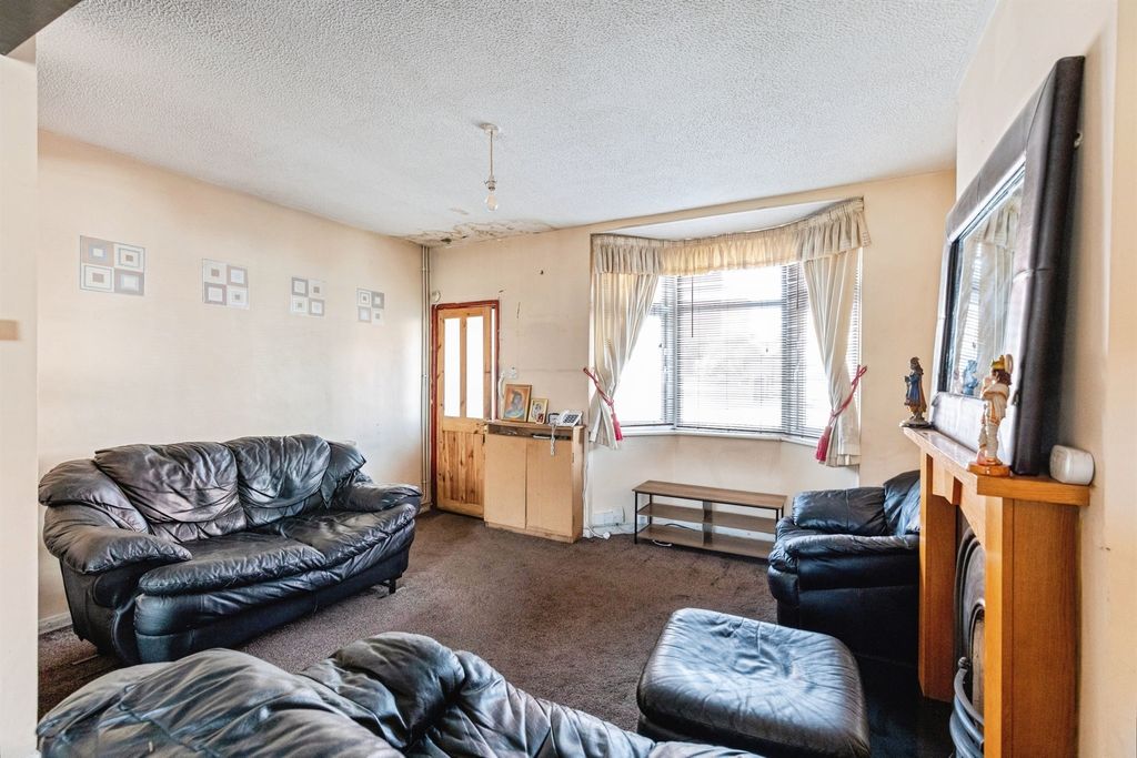 Property photo 2 of 15