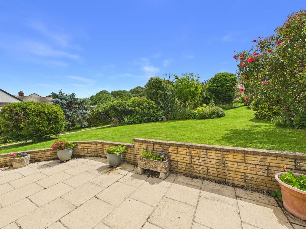 Property photo 3 of 35