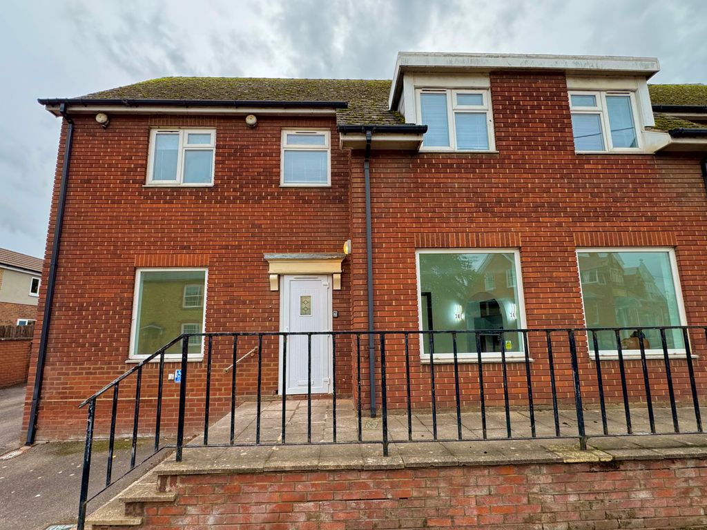 Property photo 1 of 34