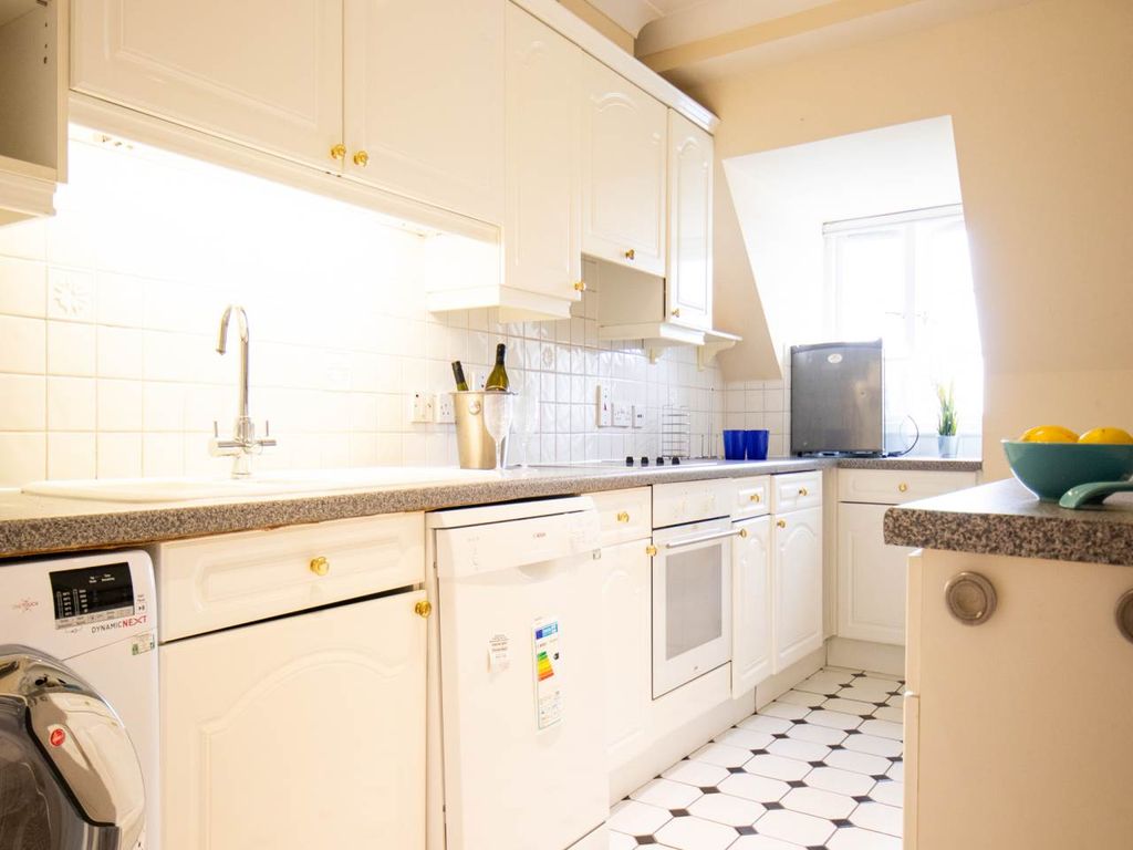 Property photo 3 of 15 Kitchen