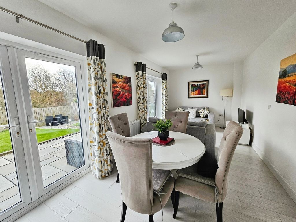 Property photo 3 of 17 Photo 5