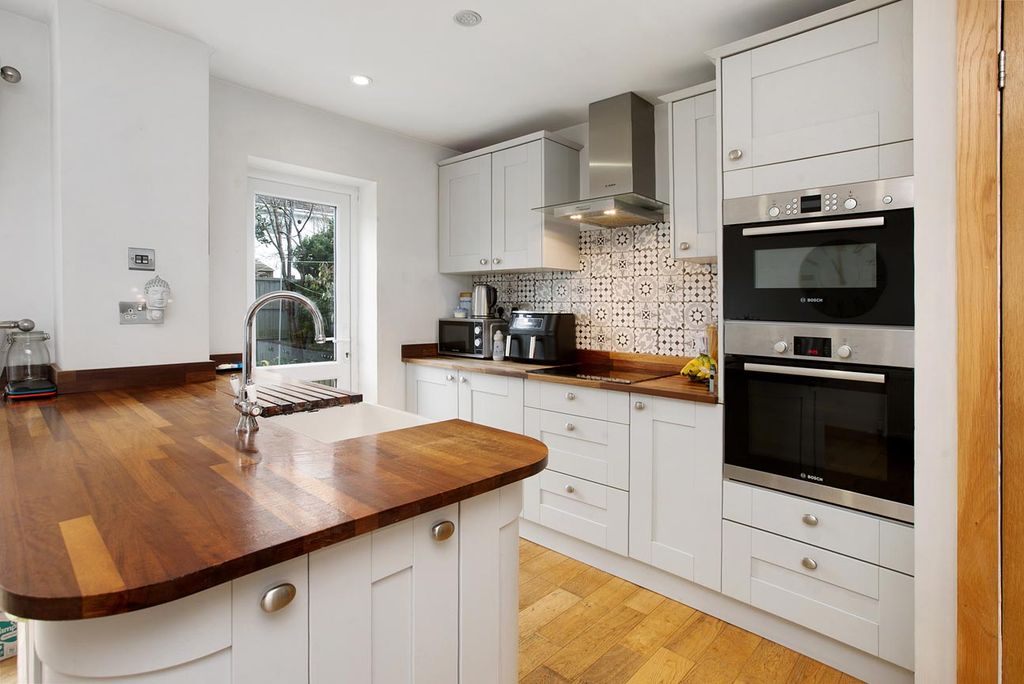 Property photo 2 of 13 Photo 10