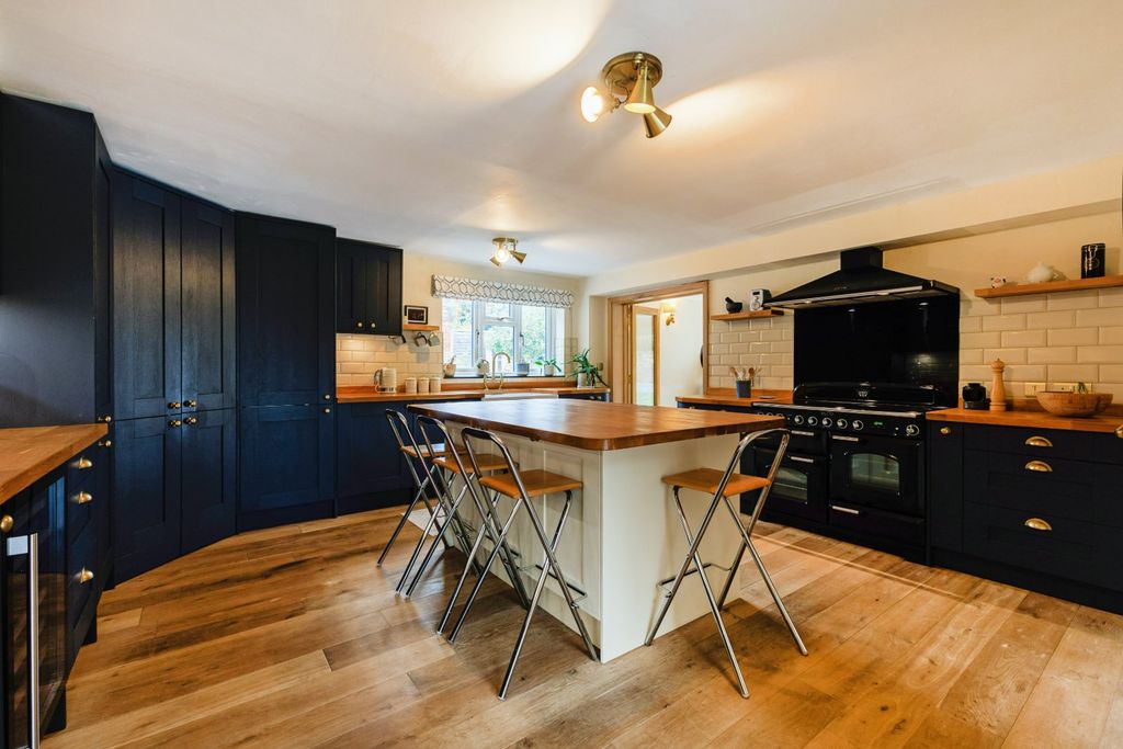 Property photo 2 of 21 Picture No. 03