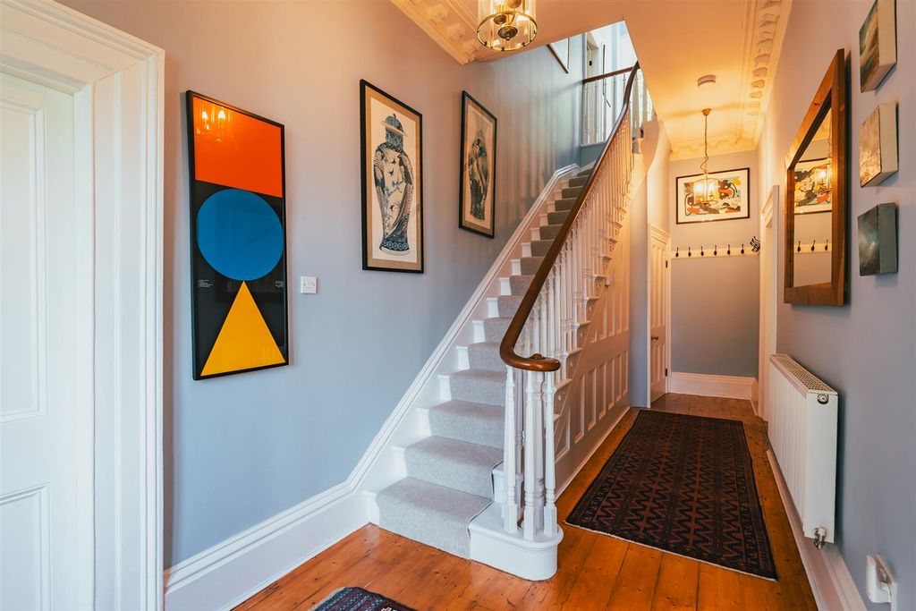 Property photo 3 of 52 Entrance Hall