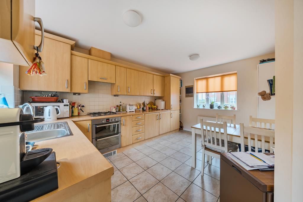 Property photo 2 of 20 Kitchen