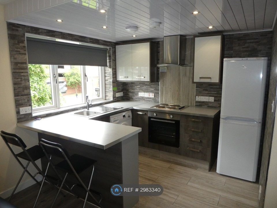 Property photo 2 of 21