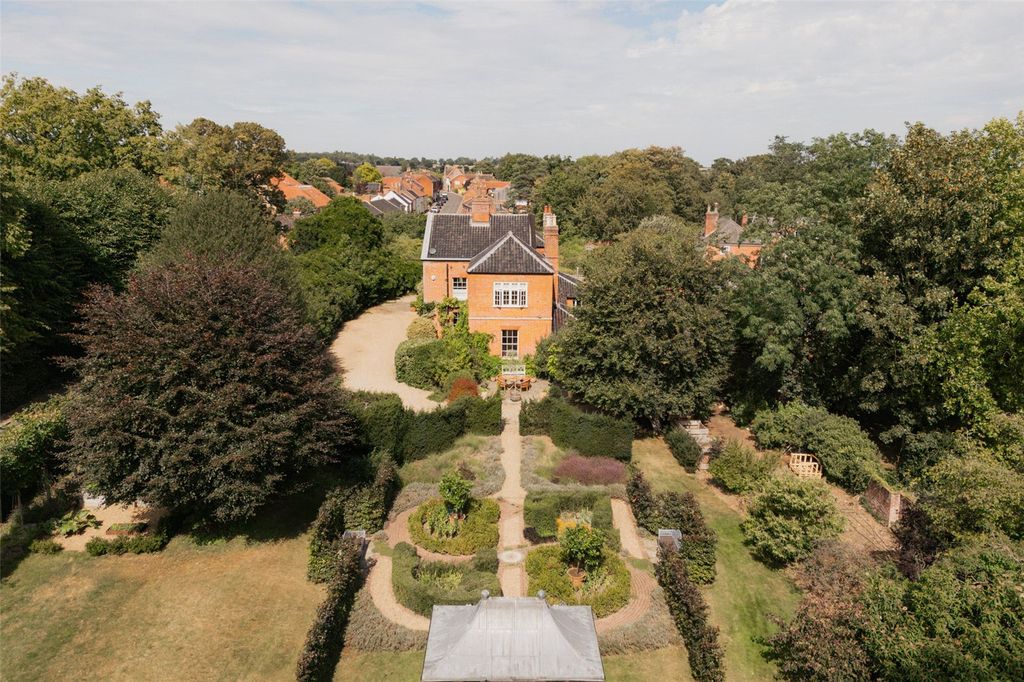 Property photo 1 of 24 Aerial