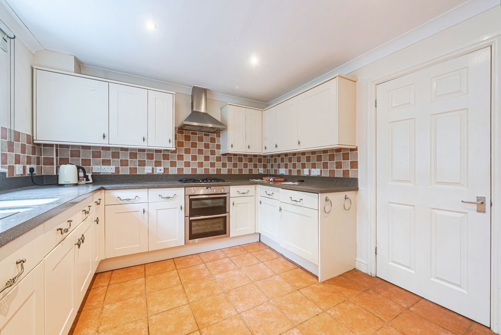 Property photo 2 of 17 Photo