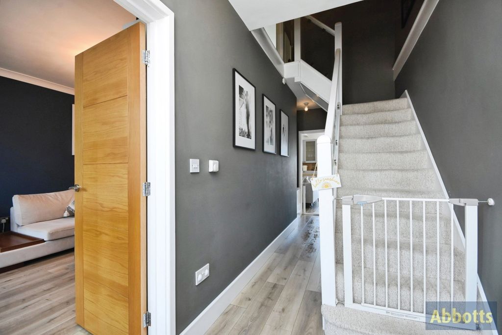 Property photo 2 of 30 Pbox-Img.Jpg