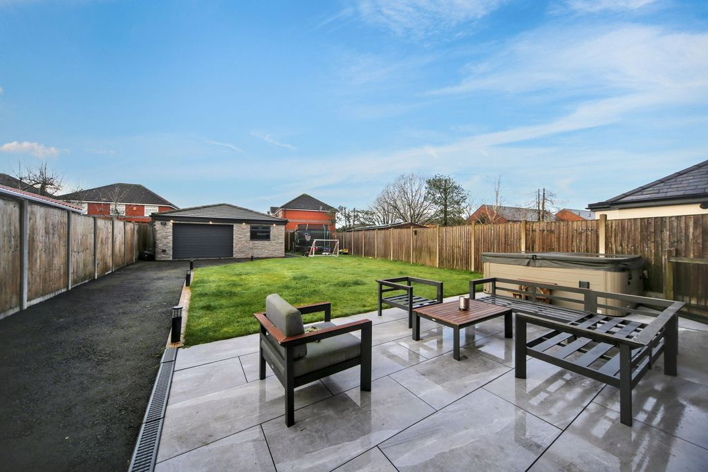 Property photo 2 of 24