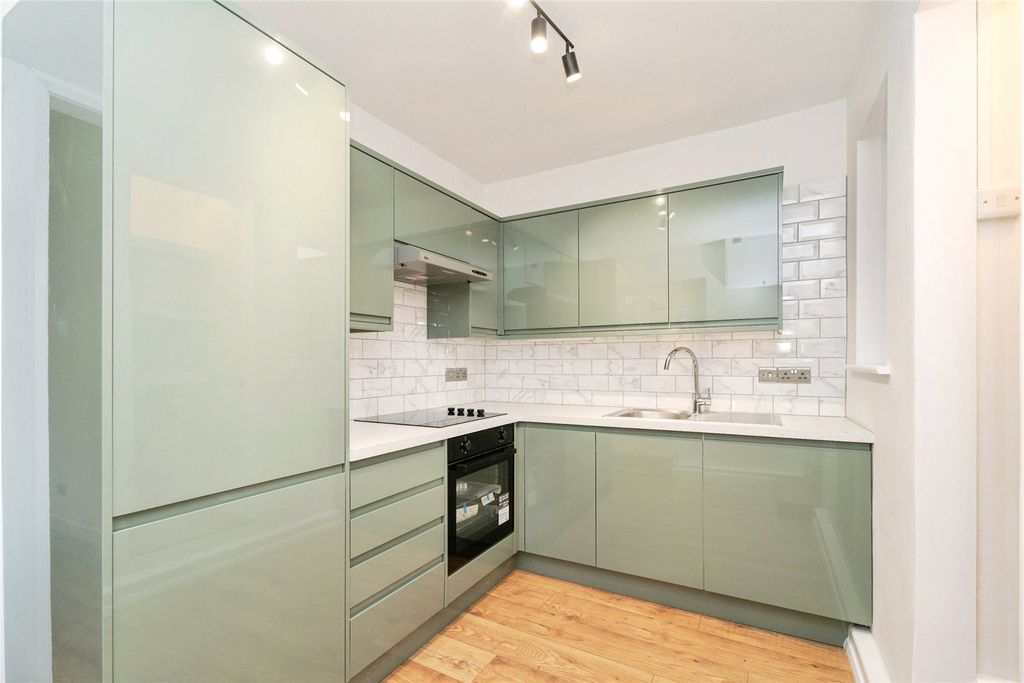 Property photo 3 of 19 Picture No. 10