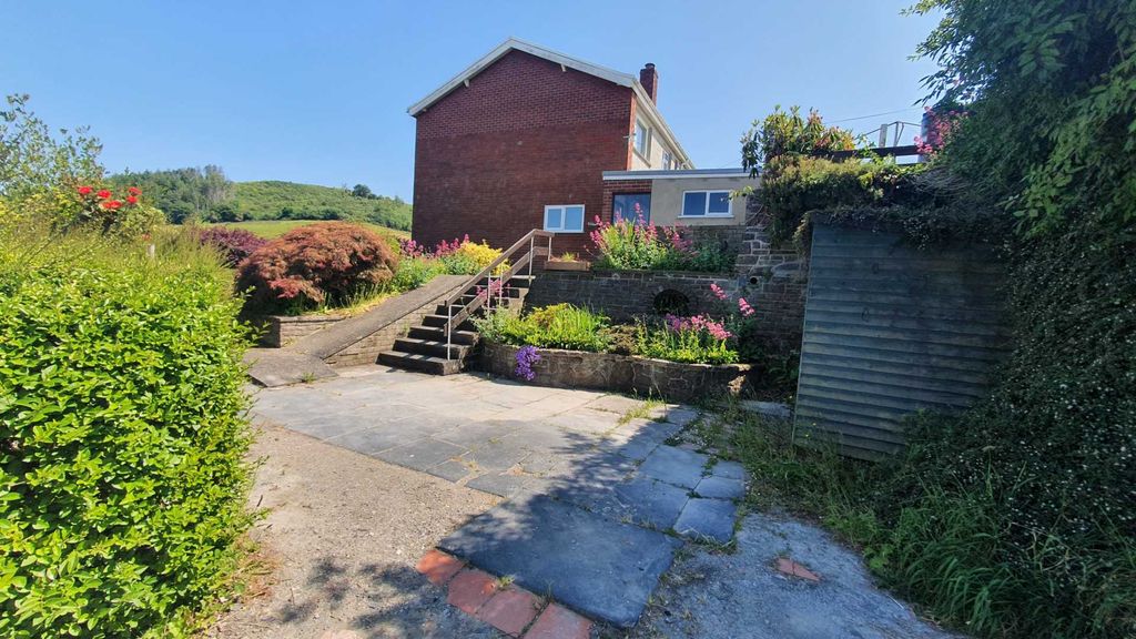 Property photo 2 of 18