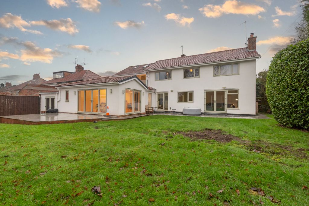 Property photo 1 of 26 Rear View