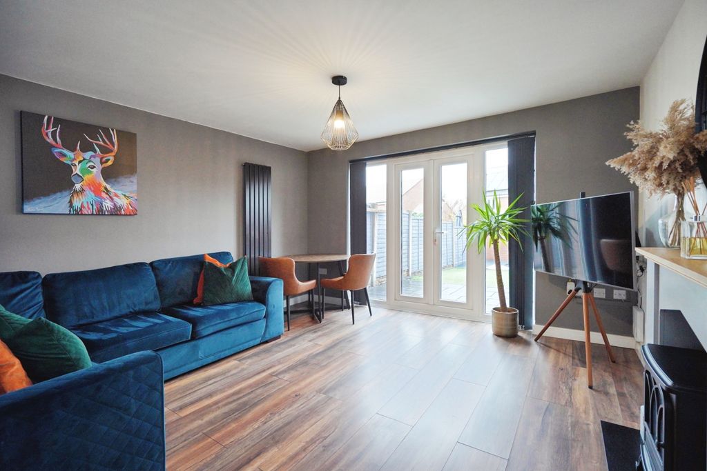 Property photo 2 of 12